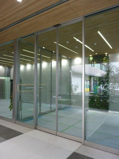 西新宿ビジネスキューブエントランス①