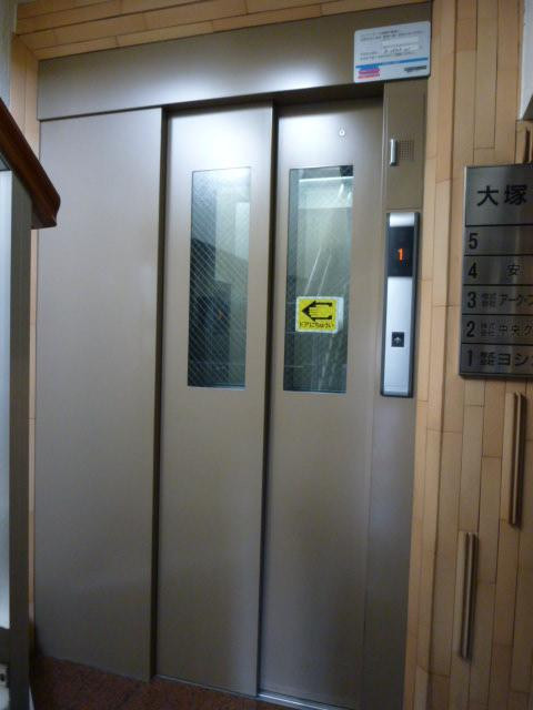 大塚ビルエントランス②