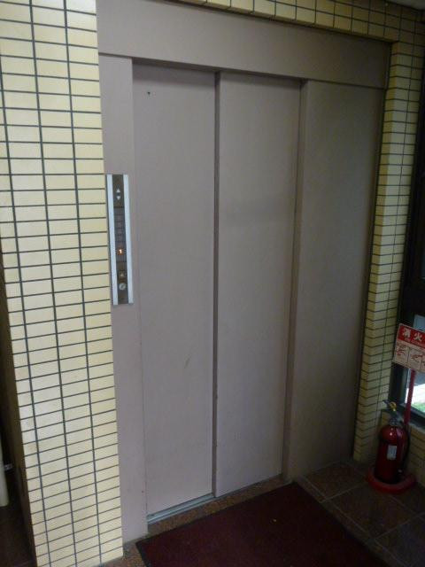 中村ビルエントランス①