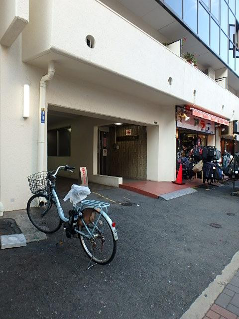 エントランス①