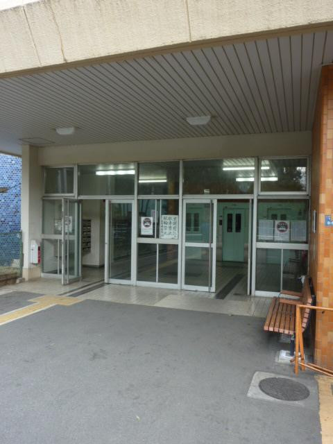 都営大久保アパート５号棟エントランス①