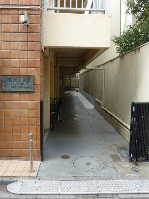 西大久保イレブンエントランス①