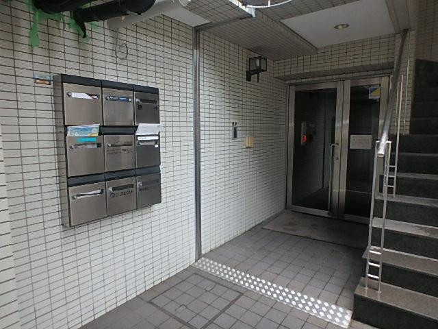 神楽坂藤井ビルエントランス①