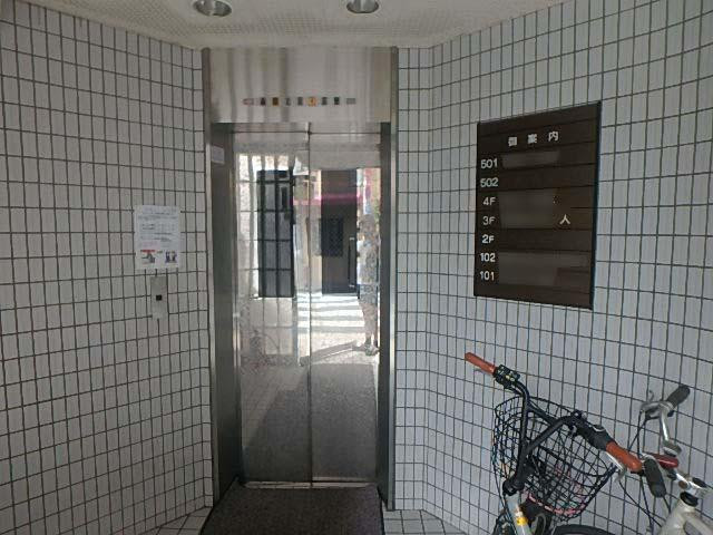 ホール①