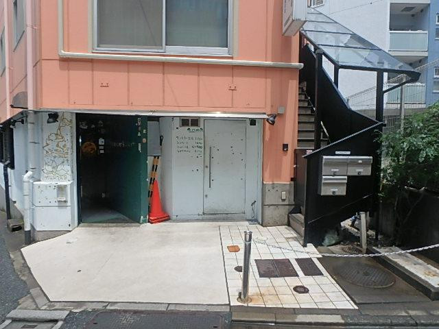 エントランス①