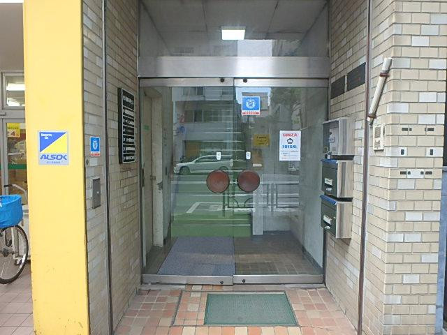 市川製本所ビルエントランス②
