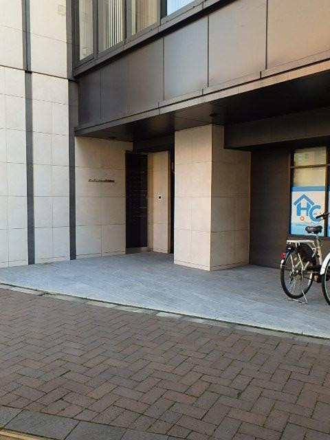 ガーデンクロス新宿御苑エントランス①