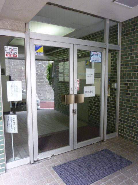 信濃町外苑ビルエントランス①
