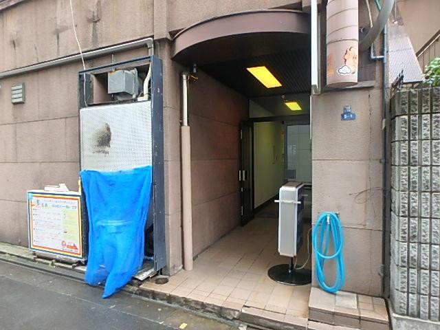 エントランス①