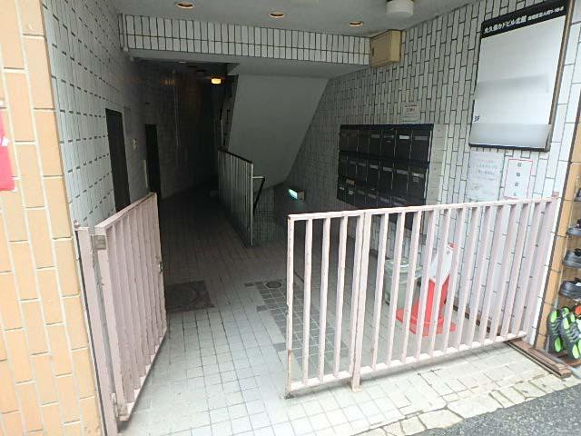 大久保カドビルエントランス①