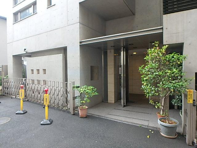 ルートビルエントランス②