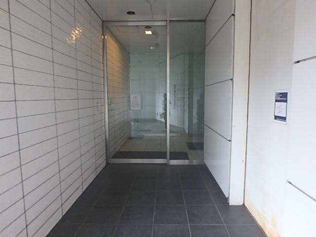 ＨＵＮＤＲＥＤ　ＣＩＲＣＵＳ　Ｅａｓｔ　Ｔｏｗｅｒエントランス①