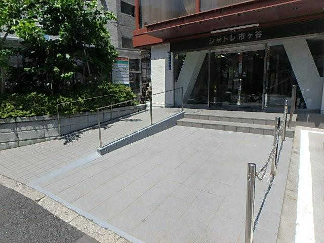 シャトレ市ヶ谷エントランス①