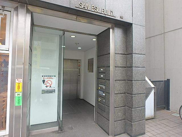 サンエスビルエントランス②