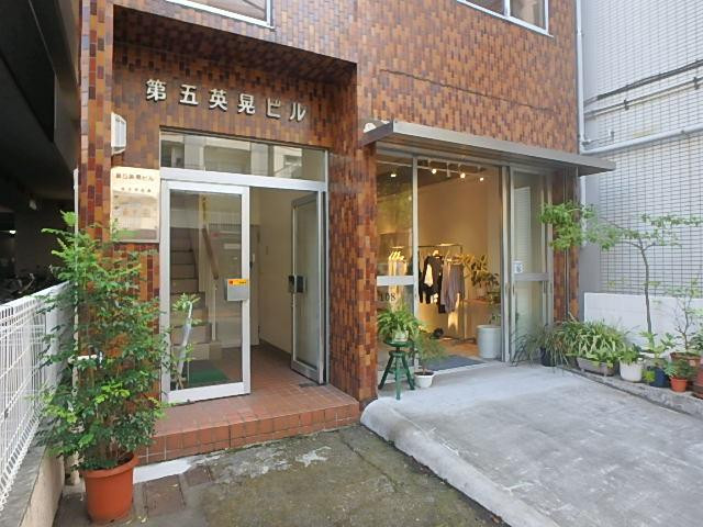 エントランス①