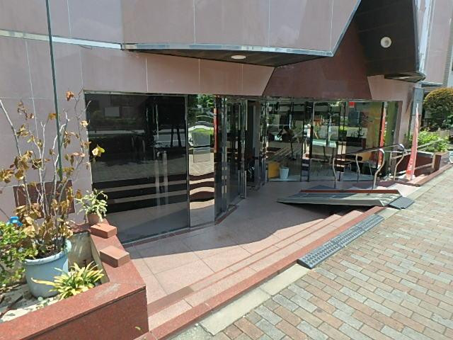 枝ビルエントランス②
