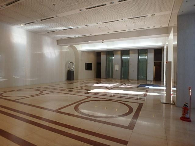 岩波書店一ツ橋ビルホール①