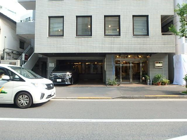 一番町コートビルエントランス①