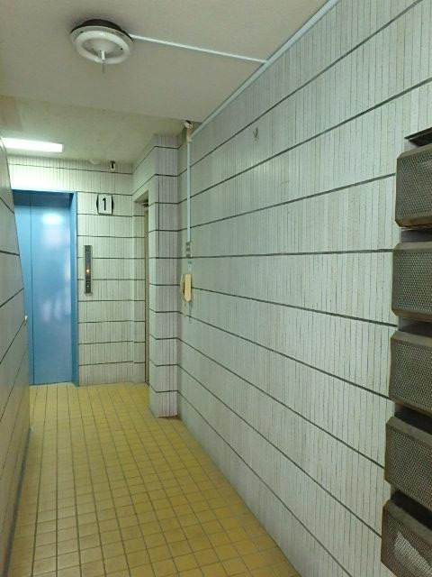 謄栄社ビルホール①