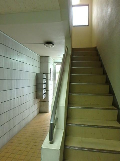 謄栄社ビルホール②