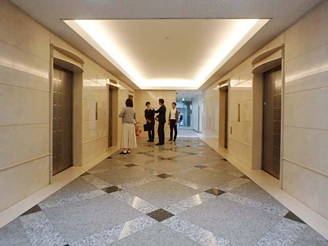 ホール②
