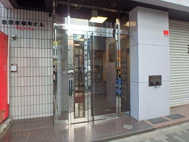 秋葉原槇町ビルエントランス②