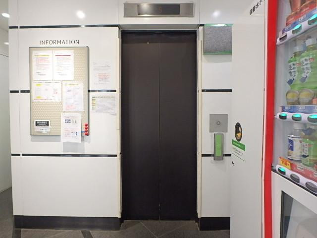 ホール②