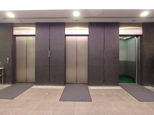 ダイドーリミテッド本社ビルホール②