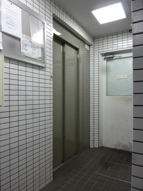 インタスビルエントランス②