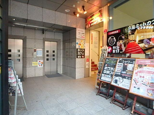 サカイ末広ビルエントランス②