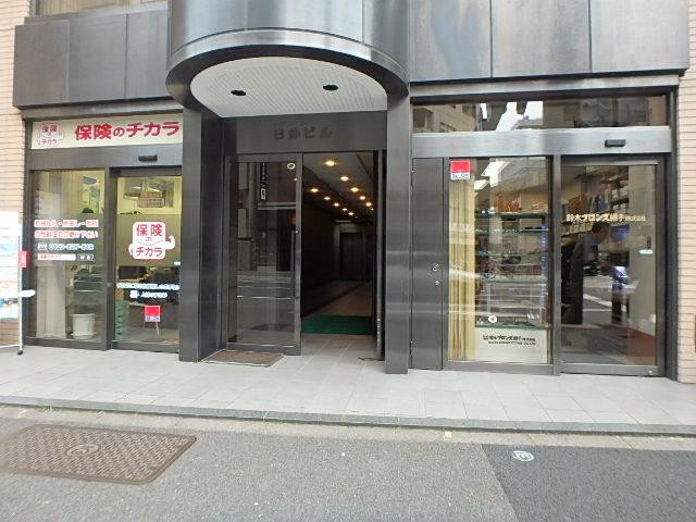 日伸ビルエントランス①