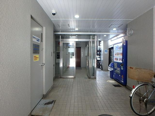 イワモトチョービルエントランス②