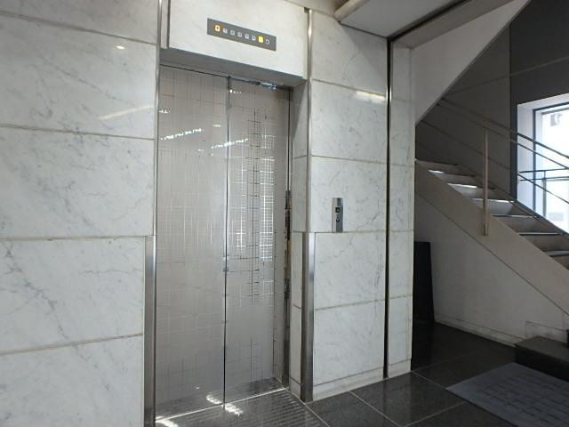 山崎共同ビルホール②