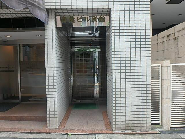 青葉ビル（別館）エントランス①