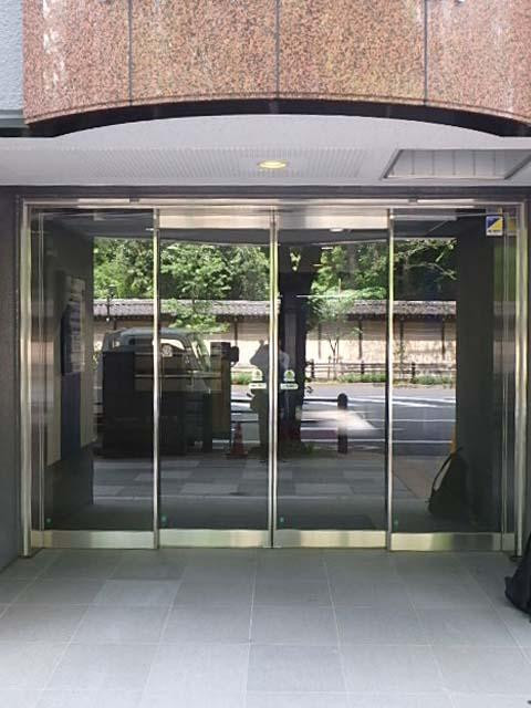 靖国外苑ビルエントランス①