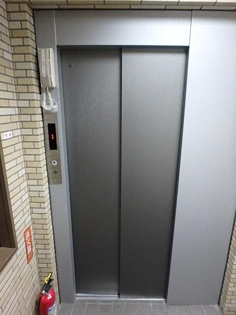 ツボヤビルホール①