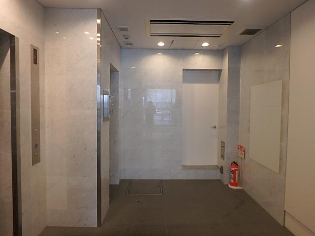 ホール①
