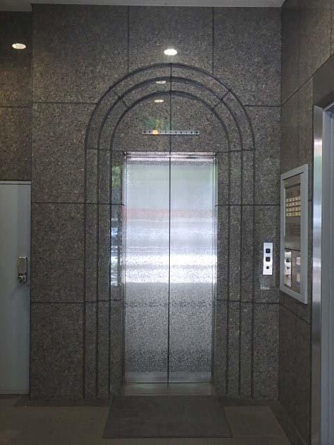ユニコビルホール①