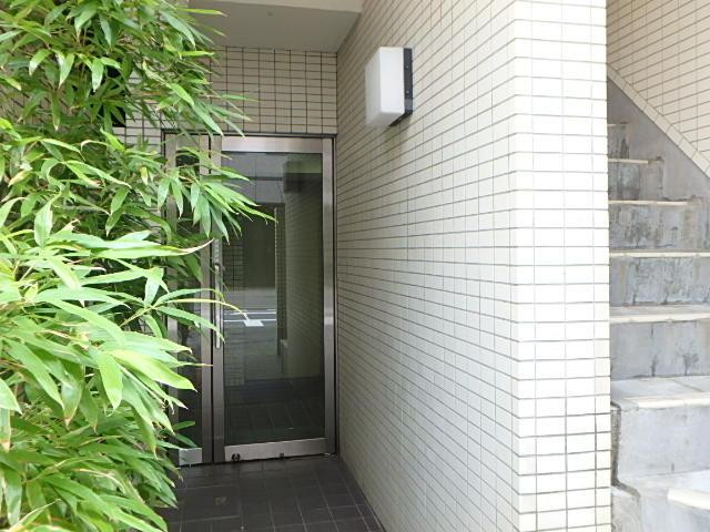 麹町保坂ビルエントランス②