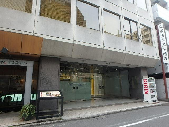 鶴屋総合ビルエントランス①
