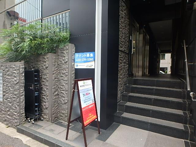 写真製版会館エントランス①