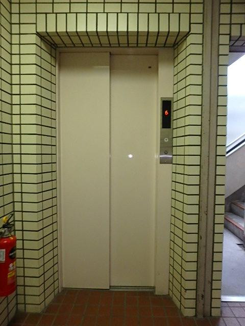 巴ビルホール②