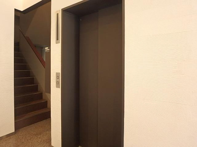 山上ビルホール②