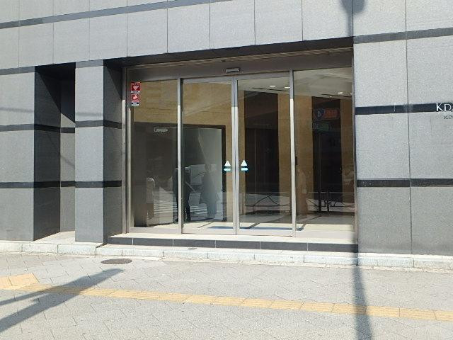 ＫＤＸ秋葉原ビルエントランス②