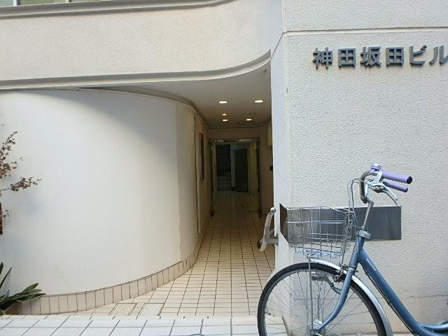 神田坂田ビルエントランス①