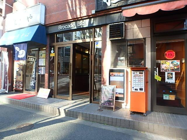 ブロケードビルエントランス①