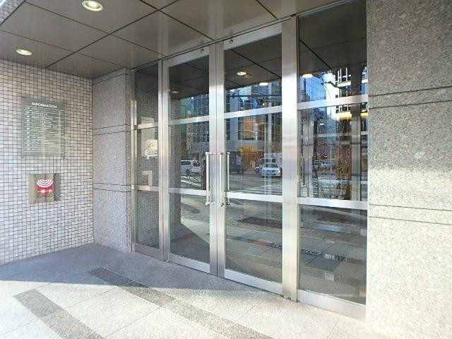 いちご神田錦町ビルエントランス②