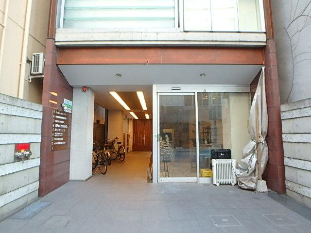 エルヴァージュ神田錦町ビルエントランス①
