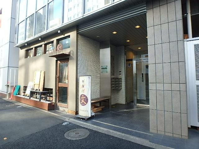 ＡＣＮ神田錦町ビルエントランス①
