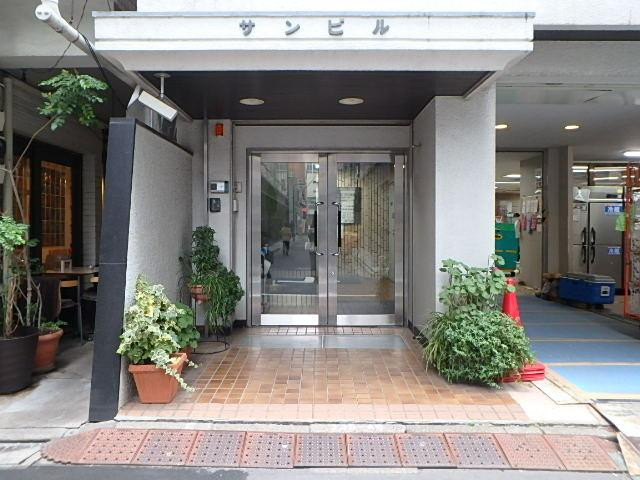 サンビルエントランス②